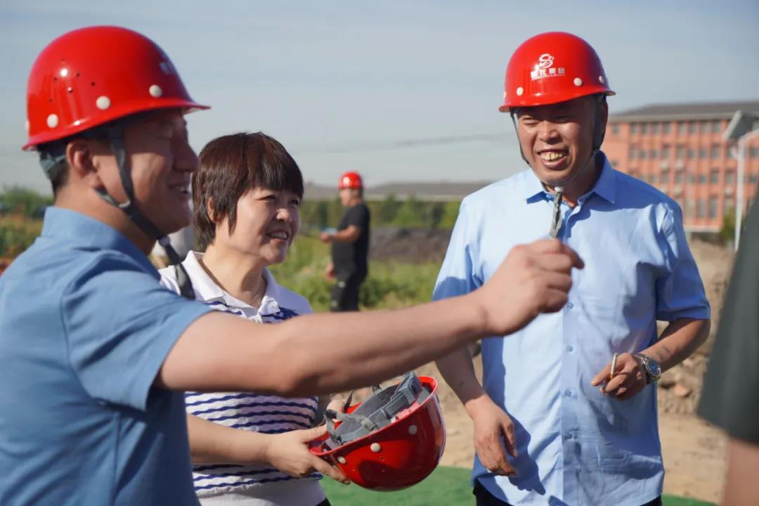我司承建的“天悦湾项目”举行奠基仪式(图3) 我司承建的“天悦湾项目”举行奠基仪式(图3)